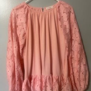 Boutique top size medium